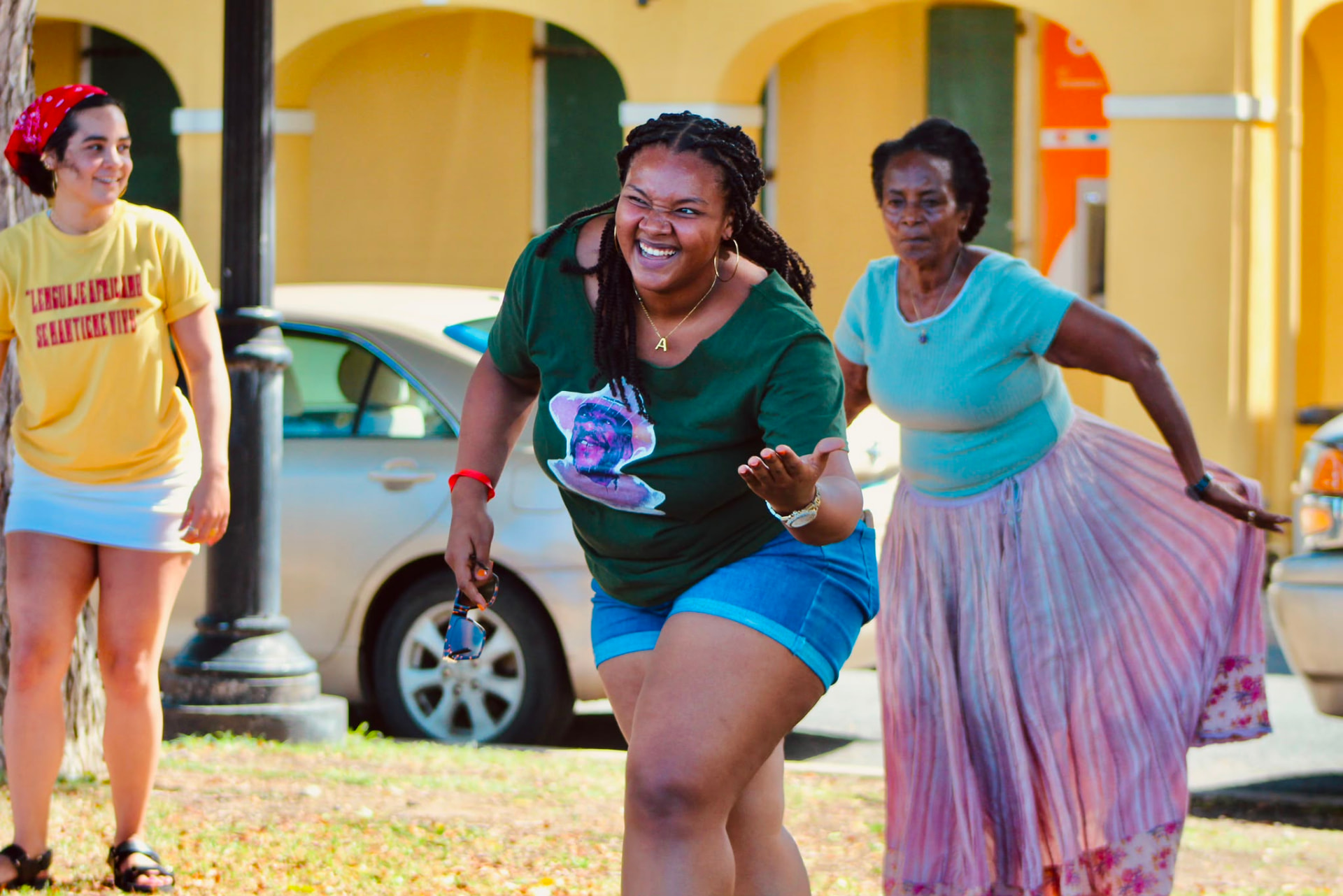 Jóvenes de Loíza jugando en comunidad
